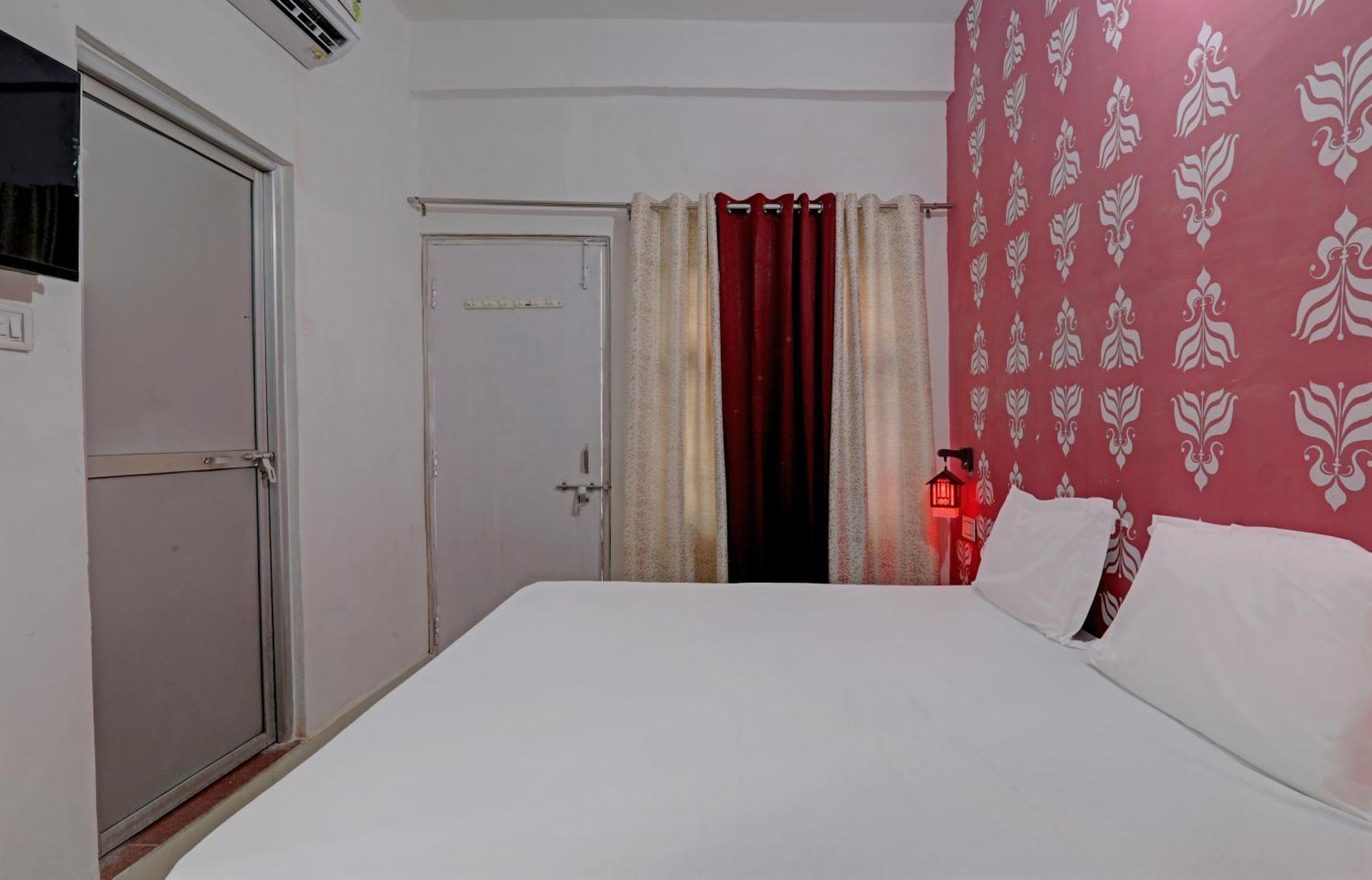 Hotel O Surya Inn Pura Raghunāth Eksteriør billede