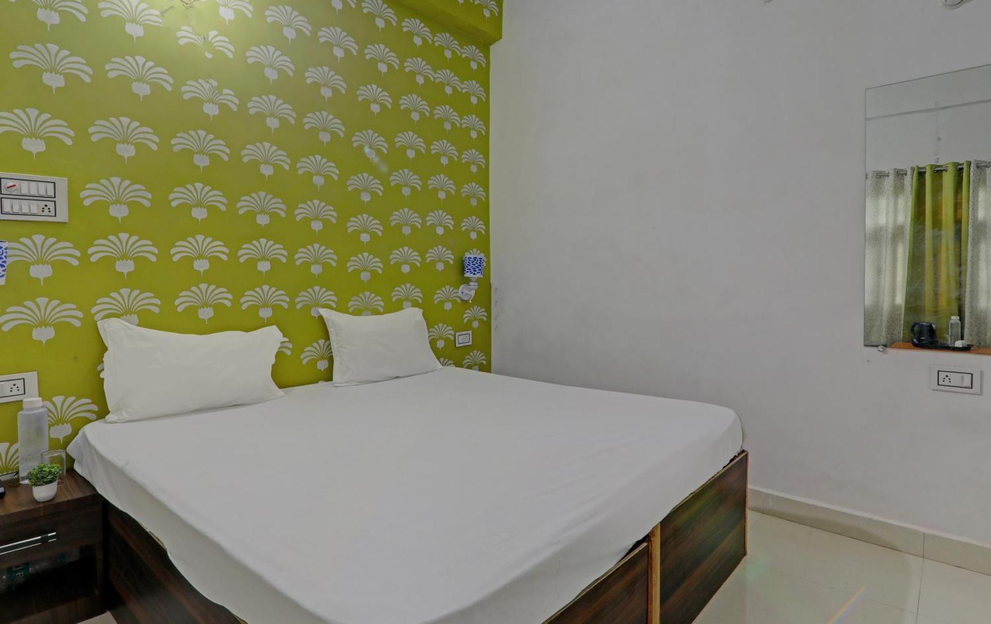 Hotel O Surya Inn Pura Raghunāth Eksteriør billede